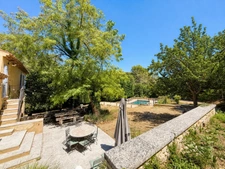 Mas du XVIIIe siècle de 210 m2, piscine, jardin de 6400 m2  OPPEDE (84)