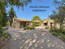 Maison de 170 m2 et maison de 70 m2, piscine, jardin 4230 m2 LAURIS (84)