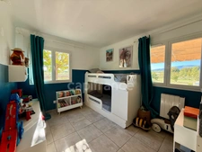 124 m2 apartment for sale 5 rooms Garden 556 m2 Swimming pool VILLELAURE (84)