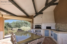 Propriété d’exception de 290 m2 au cœur de la Vallée des Baux-de-Provence sur 25 hectares 7 pièces MOULES (13)