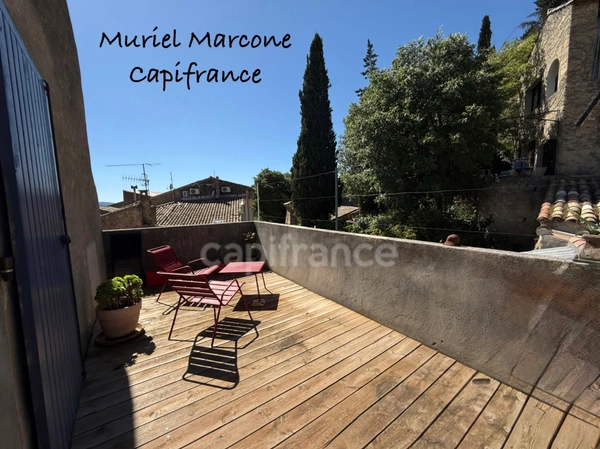 Appartement Duplex de 143 m2 dans maison de village avec terrasse  à vendre 4 pièces  (84)