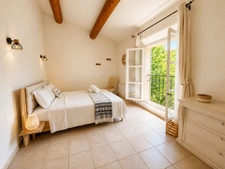 Mas du XVIIIe siècle de 210 m2, piscine, jardin de 6400 m2  OPPEDE (84)