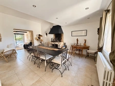Maison de 170 m2 et maison de 70 m2, piscine, jardin 4230 m2 LAURIS (84)