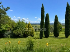 Propriété à vendre 8 pièces 274 m2 sur 1 hectare PERTUIS (84)