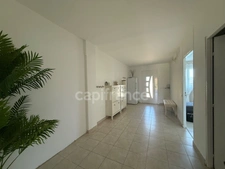 124 m2 apartment for sale 5 rooms Garden 556 m2 Swimming pool VILLELAURE (84)