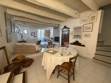 Village house for sale, 118 m2 with terrace, LOURMARIN (84)