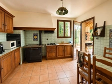 Maison à vendre 6 pièces 176 m2 jardin double garage LAURIS (84)