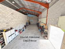 Local/bureau à vendre 150 M2 quai de déchargement, jardin VILLELAURE (84)