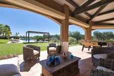Exceptional property of 290 m2 in the heart of the Vallée des Baux-de-Provence – 25 hectare olive-growing estate for sale 7 rooms MOULES (13)