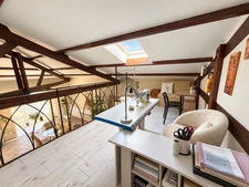 PUYRICARD (13) Propriété de caractère avec piscine, dépendances, garage et piscine
