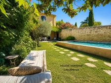 Maison de village à vendre 4 pièces 100 m2 , jardin, bassin de nage, garage PUYVERT  (84)