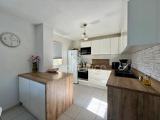 124 m2 apartment for sale 5 rooms Garden 556 m2 Swimming pool VILLELAURE (84)