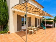 Maison à vendre 6 pièces 130 m2, dépendance, piscine, jardin  LAURIS (84)