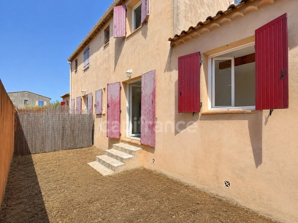 Maison à vendre 4 pièces 74 m2 avec jardin et garage PUYVERT (84)