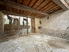 Pyrénées Orientales (66), exclusive listing - In the heart of the Catalan village of Banyuls-dels-Aspres - 58 m² barn to renovate