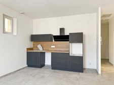 Pyrénées-Orientales (66) - Newly renovated 1-bedroom apartment - 51 m² - 1st floor - Air conditioning, fitted kitchen and parking    