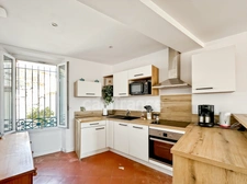 Pyrénées Orientales (66) - Village house - 3/4 bedrooms - Equipped kitchen - Air conditioning - Terrace, garage and cellar - View of the Canigou