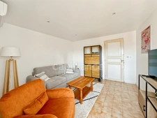 Pyrénées Orientales (66) - Village house - 3/4 bedrooms - Equipped kitchen - Air conditioning - Terrace, garage and cellar - View of the Canigou