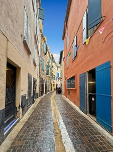 Pyrénées Orientales (66) - For sale in Collioure, in the heart of the Old Village – Charming 2-room duplex apartment under the eaves