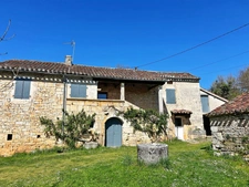 A vendre CREMPS (46) Maison en pierre 5 pièces de 101m² habitables - Dépendances - Terrain 1 857m²