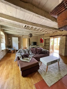 A vendre CREMPS (46) Maison en pierre 5 pièces de 101m² habitables - Dépendances - Terrain 1 857m²