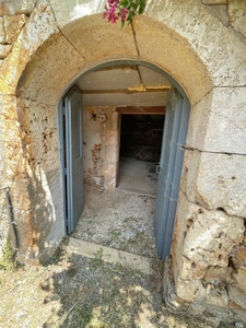 A vendre CREMPS (46) Maison en pierre 5 pièces de 101m² habitables - Dépendances - Terrain 1 857m²