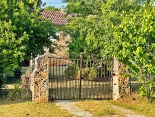 A vendre CREMPS (46) Maison en pierre 5 pièces de 101m² habitables - Dépendances - Terrain 1 857m²