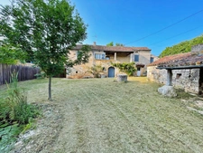 A vendre CREMPS (46) Maison en pierre 5 pièces de 101m² habitables - Dépendances - Terrain 1 857m²