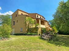 A vendre CRAYSSAC (46) Maison familiale 8 pièces de 200m² habitables - 5 chambres - 2 Vérandas - Terrain de 8000 m²