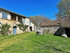 A vendre CREMPS (46) Maison en pierre 5 pièces de 101m² habitables - Dépendances - Terrain 1 857m²